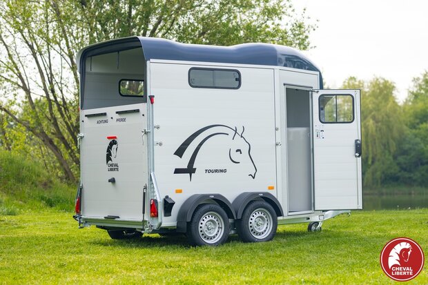 Cheval Libert&eacute; Touring Jumping Navy Blue