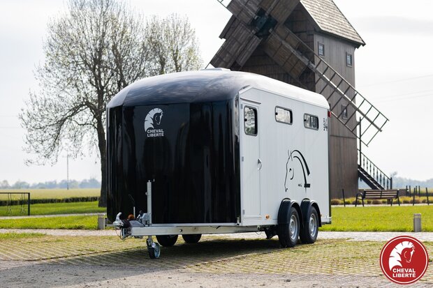 Cheval Libert&eacute; Maxi 4 Deep Black