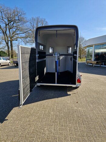 Cheval Libert&eacute; Gold 3 Trailer Zadelkamer 2 Paards 