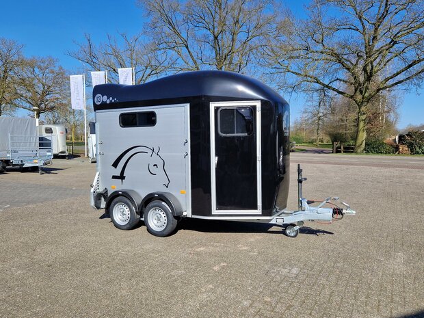 Cheval Libert&eacute; Gold 3 Trailer Zadelkamer 2 Paards 