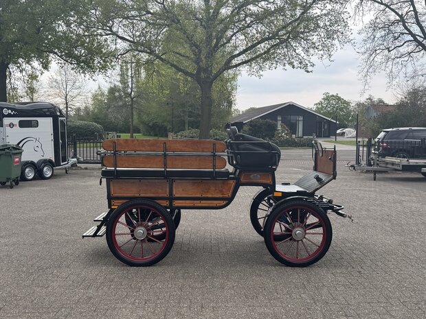 1/2Sp. Doorloopwagen Recreatiewagen Paard 042L