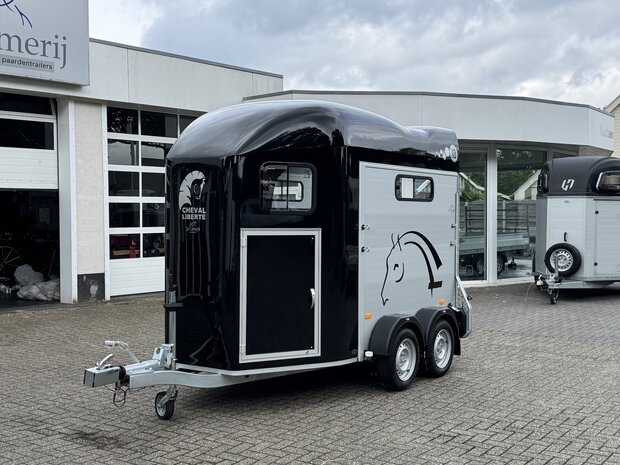Cheval Libert&eacute; Gold 3 Trailer Zadelkamer 2 Paards