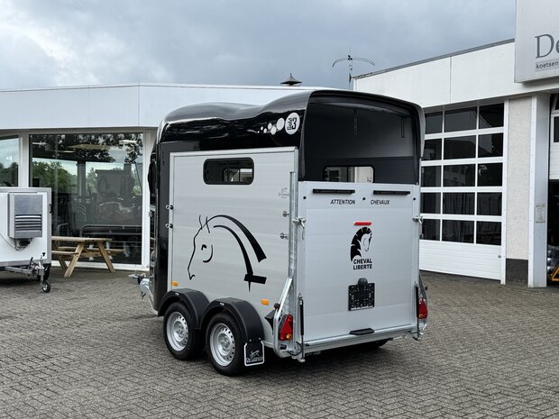 Cheval Libert&eacute; Gold 3 Trailer Zadelkamer 2 Paards
