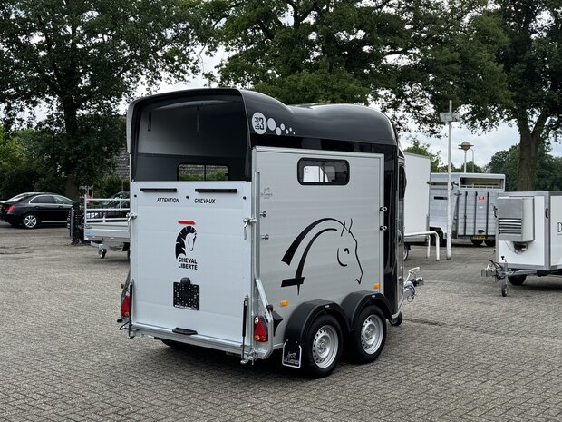 Cheval Libert&eacute; Gold 3 Trailer Zadelkamer 2 Paards