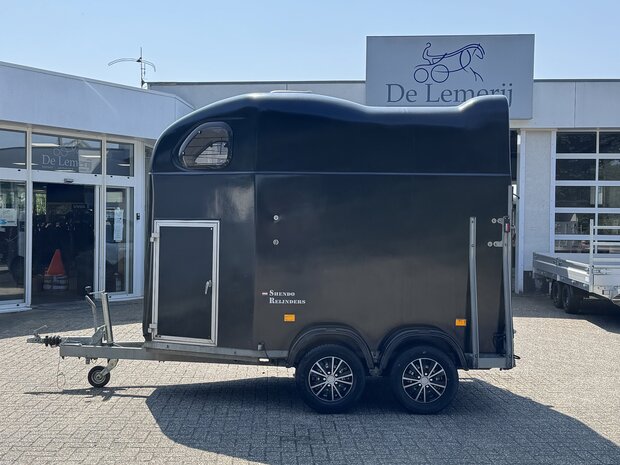Cheval Libert&eacute; Gold Polyester 2 Paards Zadelkamer