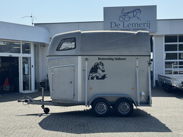 XX-Trail Trailer Polyester 2 Paards Zadelkamer