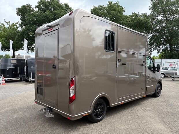 Nieuw! Sodiak Nubia Renault Master Hengstenuitvoering 