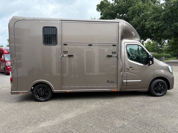 Nieuw! Sodiak Nubia Renault Master Hengstenuitvoering 