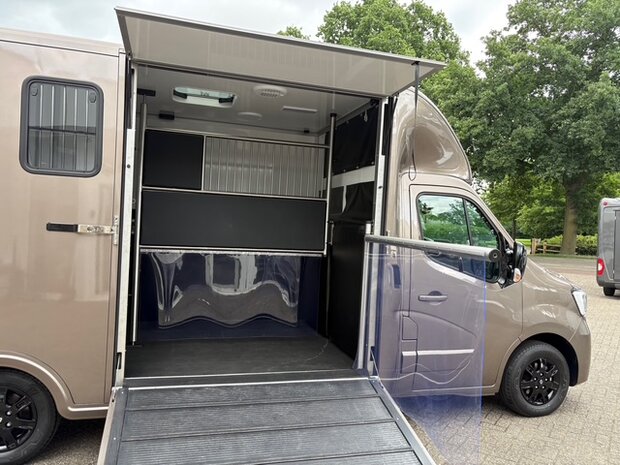 Nieuw! Sodiak Nubia Renault Master Hengstenuitvoering 