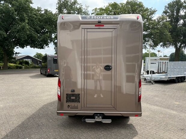 Nieuw! Sodiak Nubia Renault Master Hengstenuitvoering 