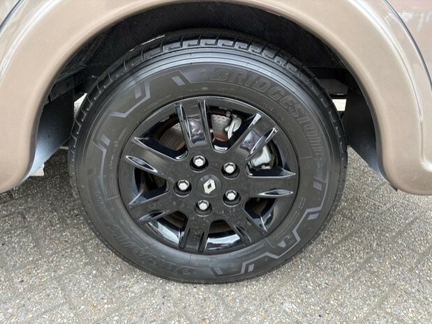 Nieuw! Sodiak Nubia Renault Master Hengstenuitvoering 