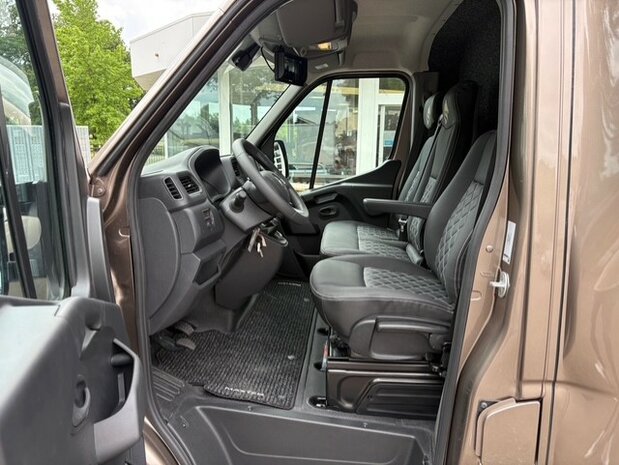 Nieuw! Sodiak Nubia Renault Master Hengstenuitvoering 