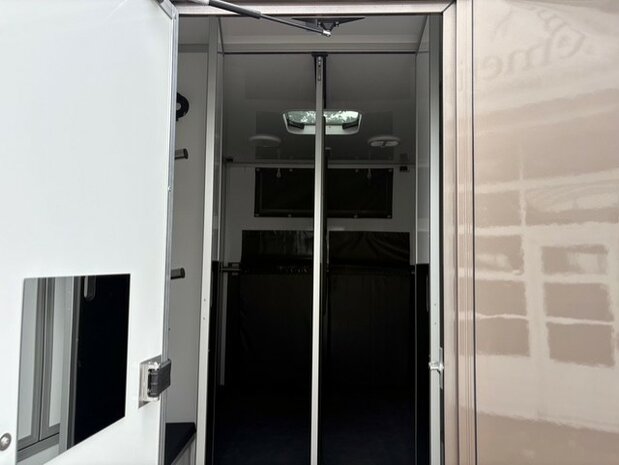 Nieuw! Sodiak Nubia Renault Master Hengstenuitvoering 