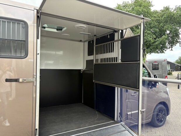 Nieuw! Sodiak Nubia Renault Master Hengstenuitvoering 