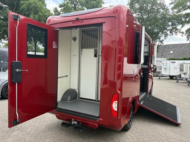 Sodiak STX Master Hengstenuitvoering Rood