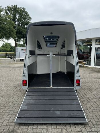 B&uuml;cker Careliner M 2 Paards