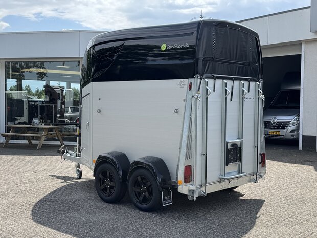 B&uuml;cker Careliner Alu 2 Paards Zadelkamer