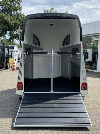 B&uuml;cker Careliner Alu 2 Paards Zadelkamer