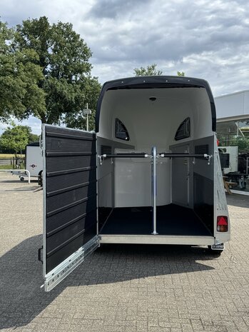 B&uuml;cker Careliner Alu 2 Paards Zadelkamer