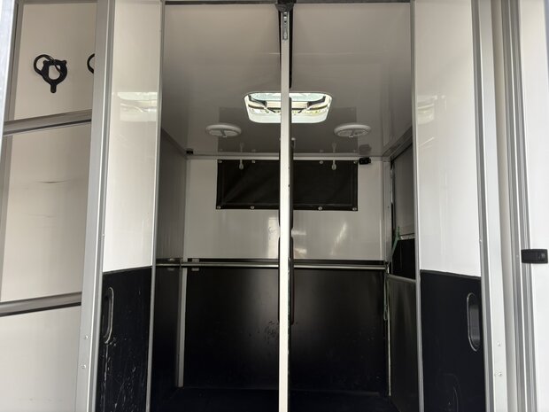 Sodiak Nubia Renault Master Alu Hengstenuitvoering 