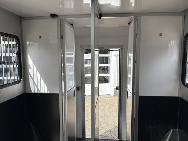 Sodiak Nubia Renault Master Alu Hengstenuitvoering 