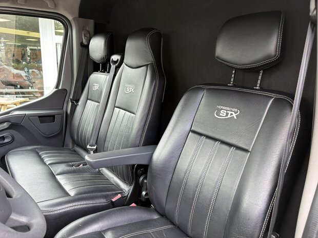 Renault Master STX Hengstenuitvoering Automaat  