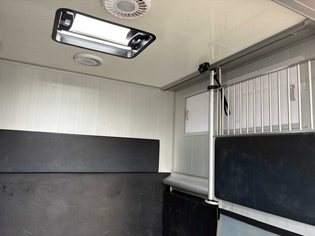 Renault Master Roelofsen Parados Sport Hengstenuitvoering 