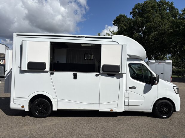 Renault Master JK Hengstenuitvoering Dubbele Cabine 