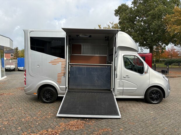 Renault Master Roelofsen Parados Hengstenuitvoering Automaat 2019