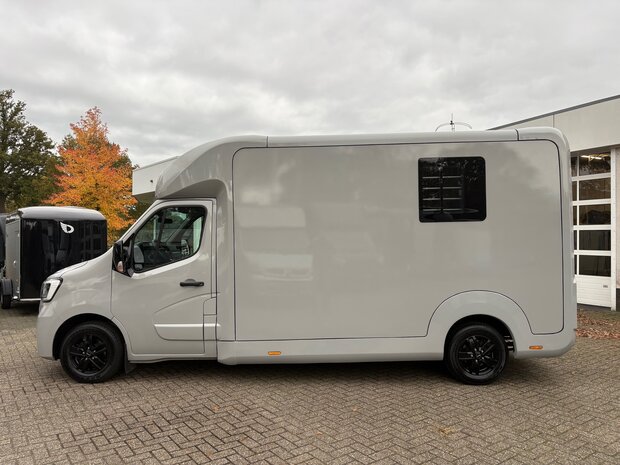 Renault Master STX Hengstenuitvoering Black Edition 2022