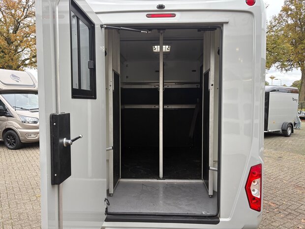 Renault Master STX Hengstenuitvoering Black Edition 2022