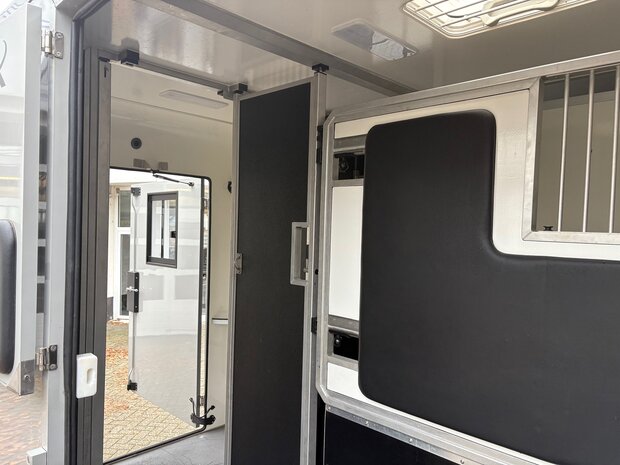 Renault Master STX Hengstenuitvoering Black Edition 2022