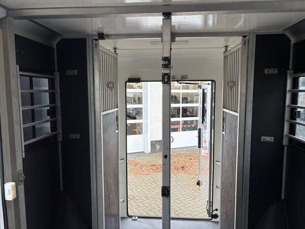 Renault Master STX Hengstenuitvoering Black Edition 2022