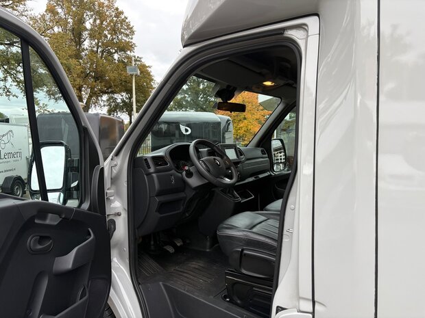 Renault Master STX Hengstenuitvoering Black Edition 2022