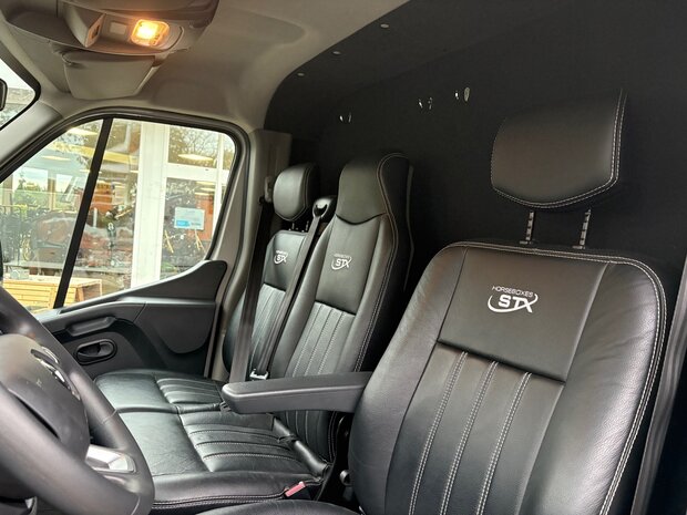 Renault Master STX Hengstenuitvoering Black Edition 2022