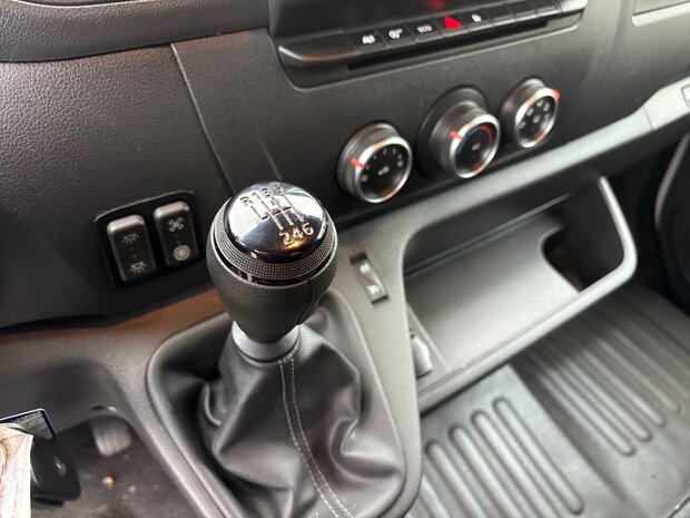 Renault Master STX Hengstenuitvoering Black Edition 2022