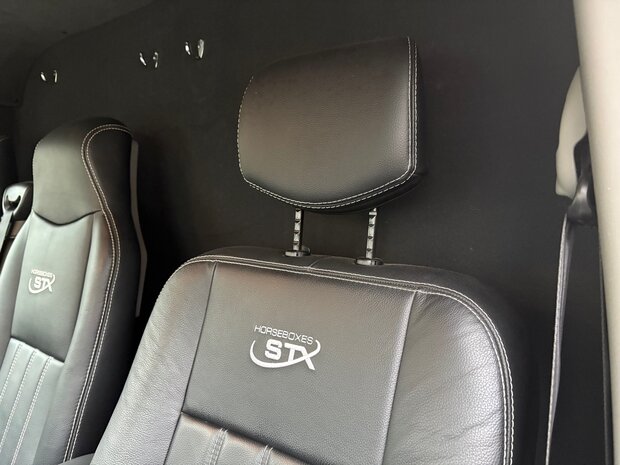 Renault Master STX Hengstenuitvoering Black Edition 2022