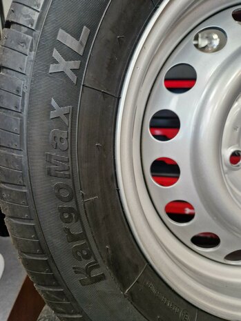 SET Banden + Velg Kargomax XL ST-4000 195/65R15 N95