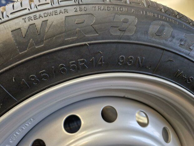 SET Banden + Velg Wanda WR301 185/65R14 93N 