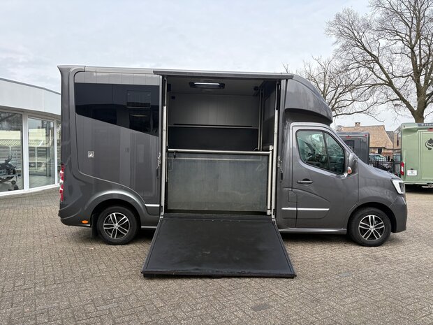 Renault Master Roelofsen Parados Hengstenuitvoering 2023