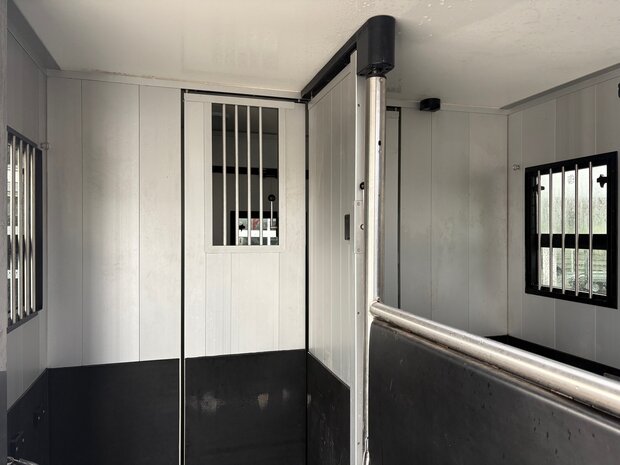 Renault Master Roelofsen Parados Hengstenuitvoering 2023