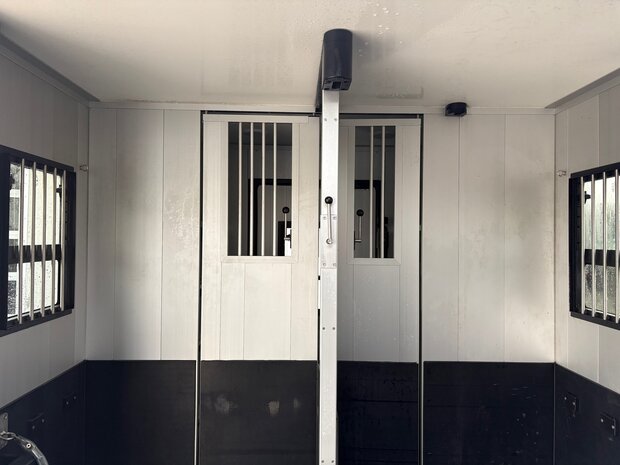 Renault Master Roelofsen Parados Hengstenuitvoering 2023