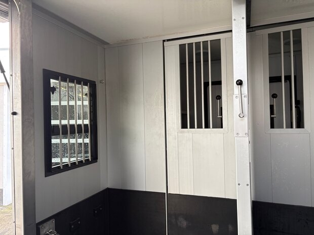 Renault Master Roelofsen Parados Hengstenuitvoering 2023