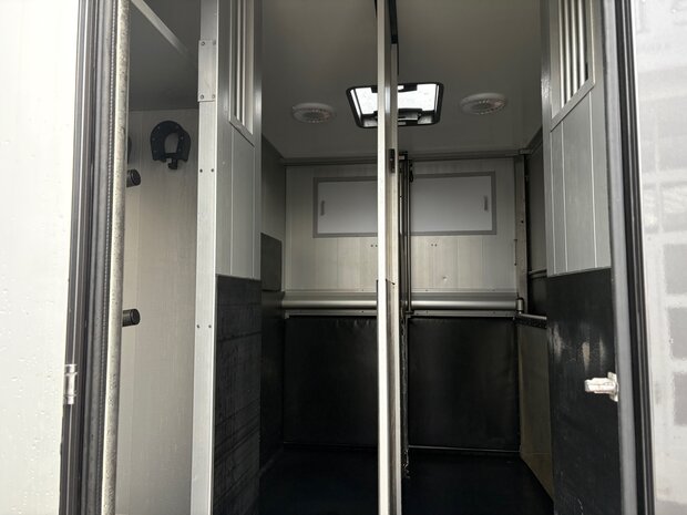 Renault Master Roelofsen Parados Hengstenuitvoering 2023