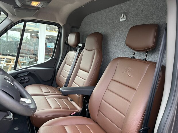 Renault Master Roelofsen Parados Hengstenuitvoering 2023