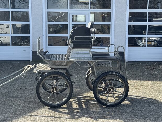 1Sp. Recreatiewagen Van Den Heuvel Paard