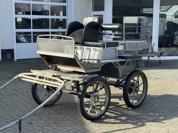 1Sp. Recreatiewagen Van Den Heuvel Paard