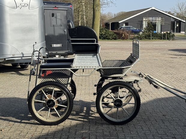 1Sp. Recreatiewagen Van Den Heuvel Paard