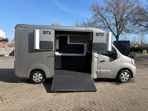 Renault Master STX Hengstenuitvoering Handbak 2024