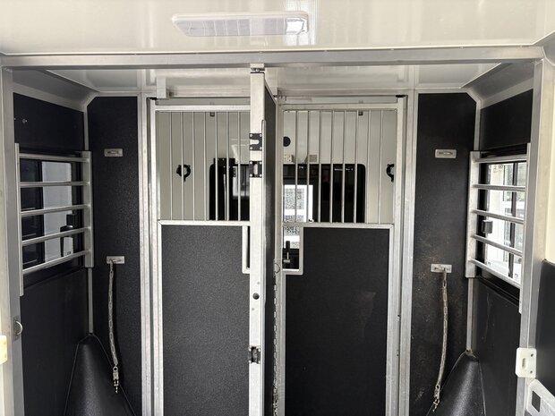 Ford Transit STX Hengstenuitvoering Handbak 2024